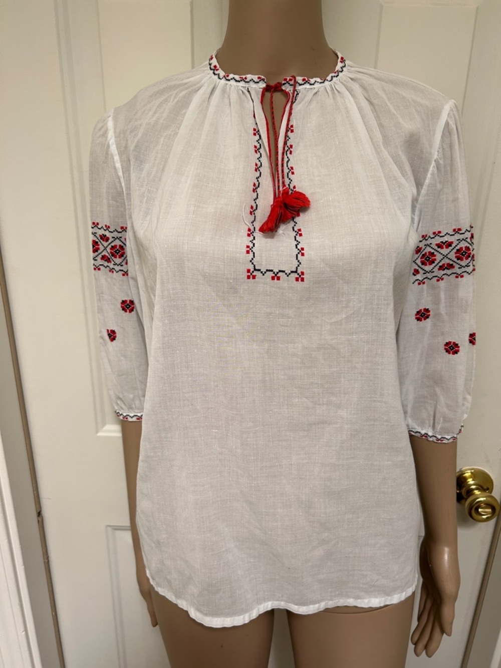 Vtg 60/70s Hand Embroidered Eastern European Gauze Cotton Peasant Blouse Boho
